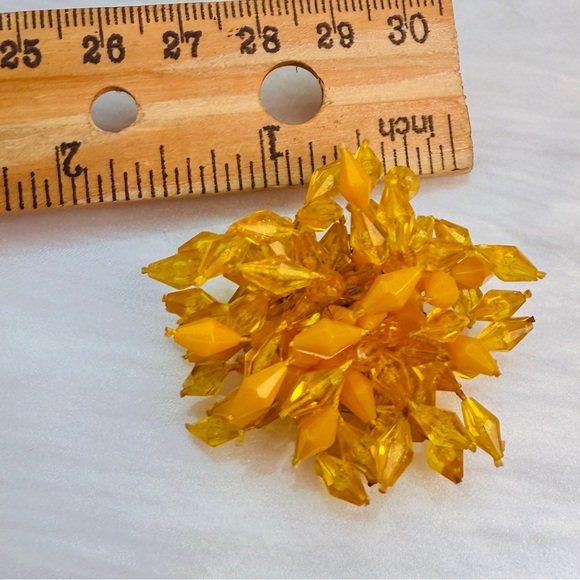 Interesting vintage, mustard, yellow clip on earring’s - Picture 5 of 6